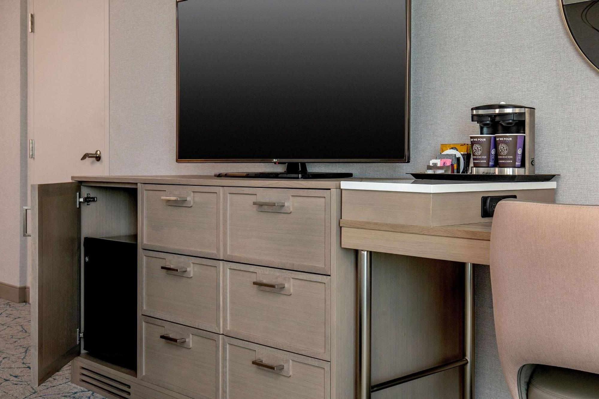 Doubletree By Hilton Hotel And Conference Center Chicago North Shore Скоки Екстериор снимка