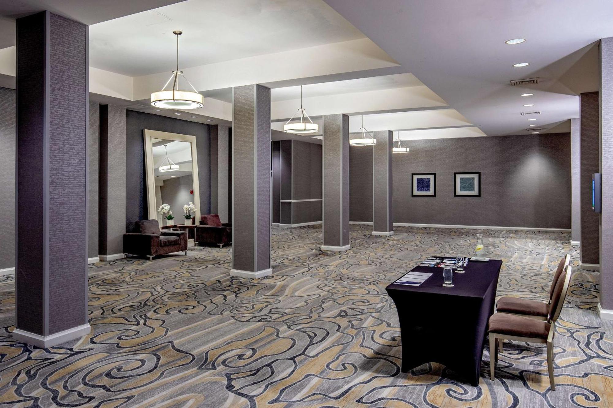 Doubletree By Hilton Hotel And Conference Center Chicago North Shore Скоки Екстериор снимка