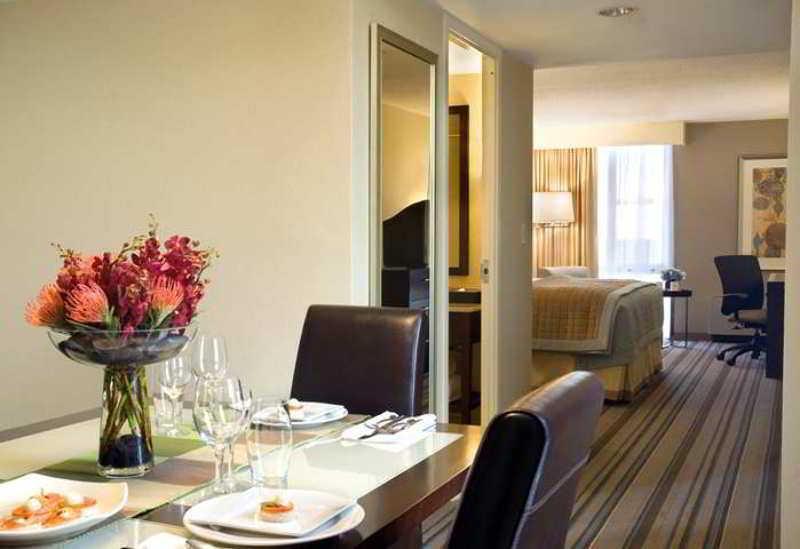 Doubletree By Hilton Hotel And Conference Center Chicago North Shore Скоки Екстериор снимка